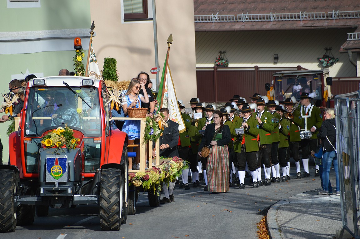 Bezirkserntedankumzug 2019 Bezirkserntedankumzug 2019