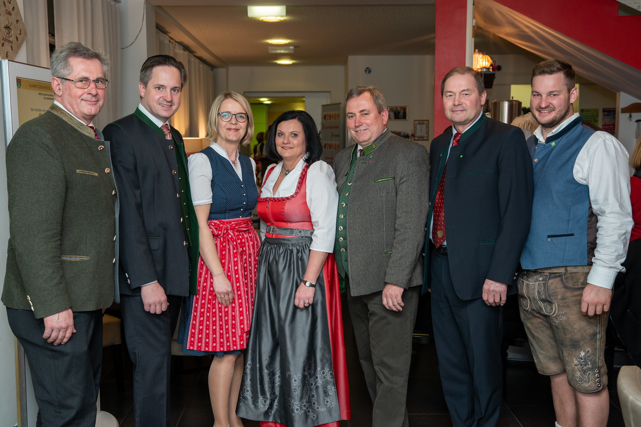 Bauernbundball - Lanzenkirchen - Bundesrat Martin Preineder, LK-Präsident Johannes Schmuckenschlager, Bürgermeisterin Evelyn Artner, Gebietsbäuerin Martina Karnthaler, Bürgermeister Bernhard Karnthaler, BBK-Obmann Josef Fuchs und Bauernbund-Obmann Christoph Rodler Bauernbundball - Lanzenkirchen - Bundesrat Martin Preineder, LK-Präsident Johannes Schmuckenschlager, Bürgermeisterin Evelyn Artner, Gebietsbäuerin Martina Karnthaler, Bürgermeister Bernhard Karnthaler, BBK-Obmann Josef Fuchs und Bauernbund-Obmann Christoph Rodler